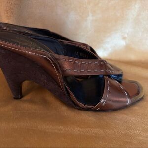 Donald J. Pliner Bronze Leather Heels with Crisscross Design 7.5